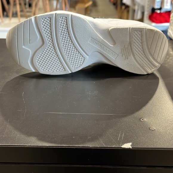 Kendall & Kylie focus2 - Picture 3 of 3